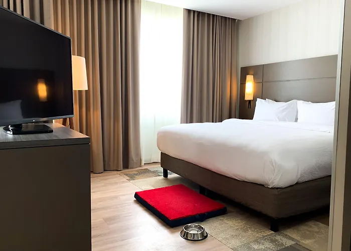 Hotel By Marriott