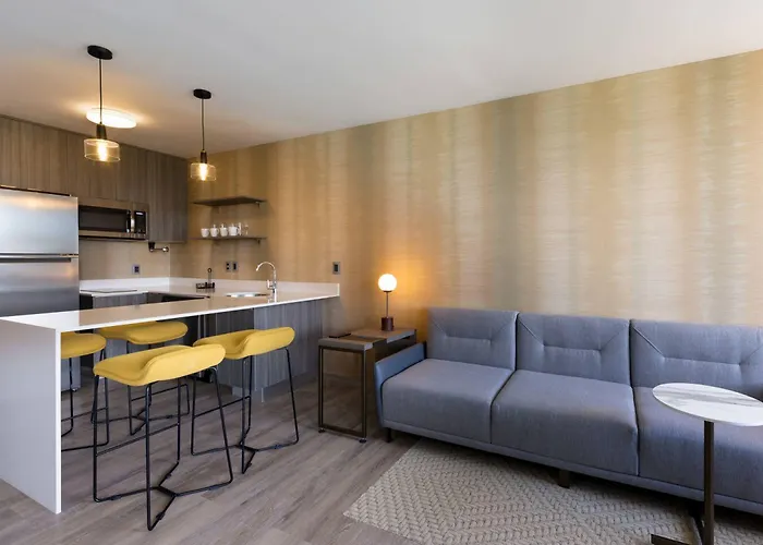 Hotel By Marriott Playa del Carmen