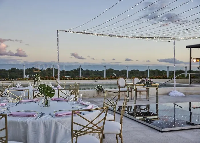 Hotel By Marriott Playa del Carmen